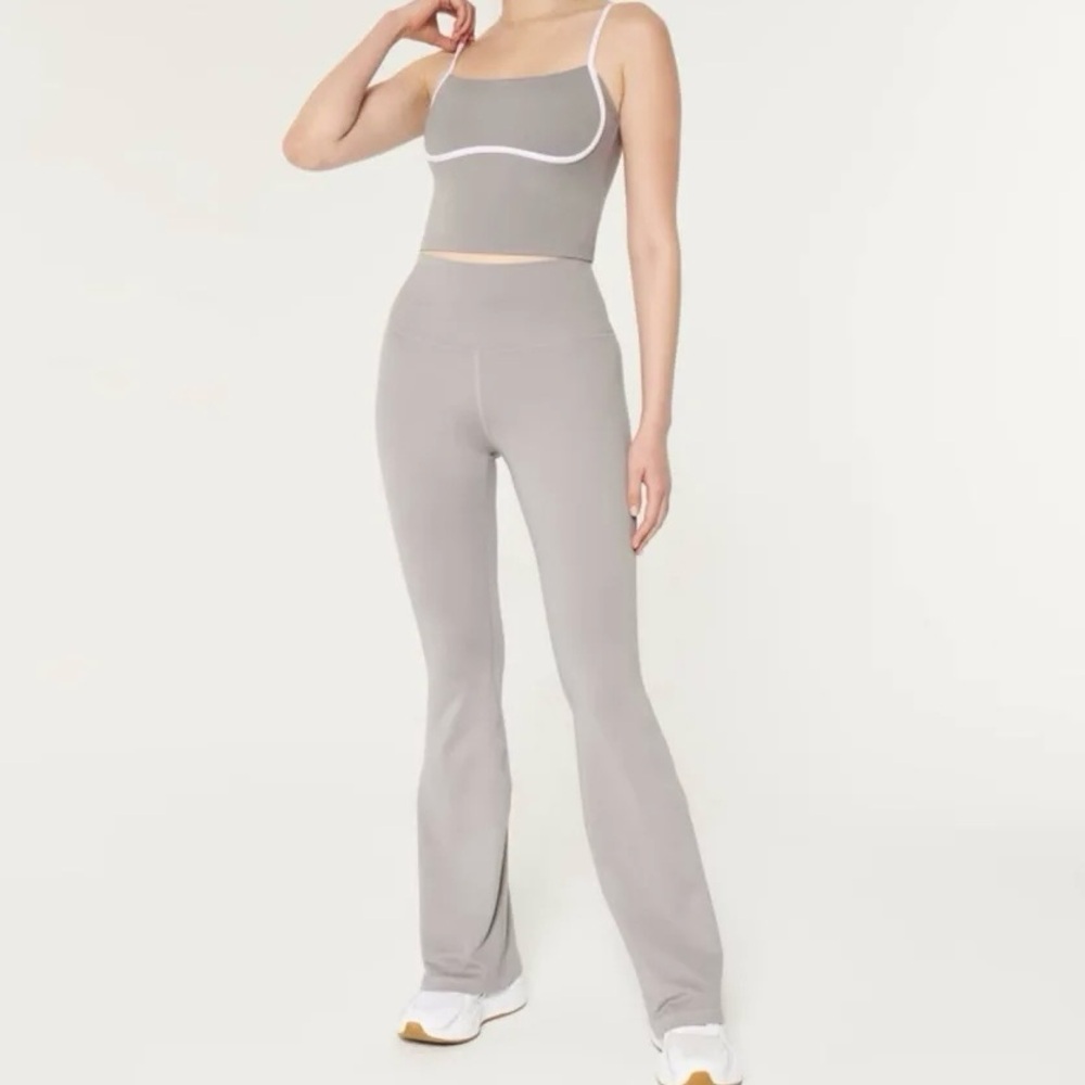 Hollister Gilly Hicks Active Recharge Flare Leggings in light mocha